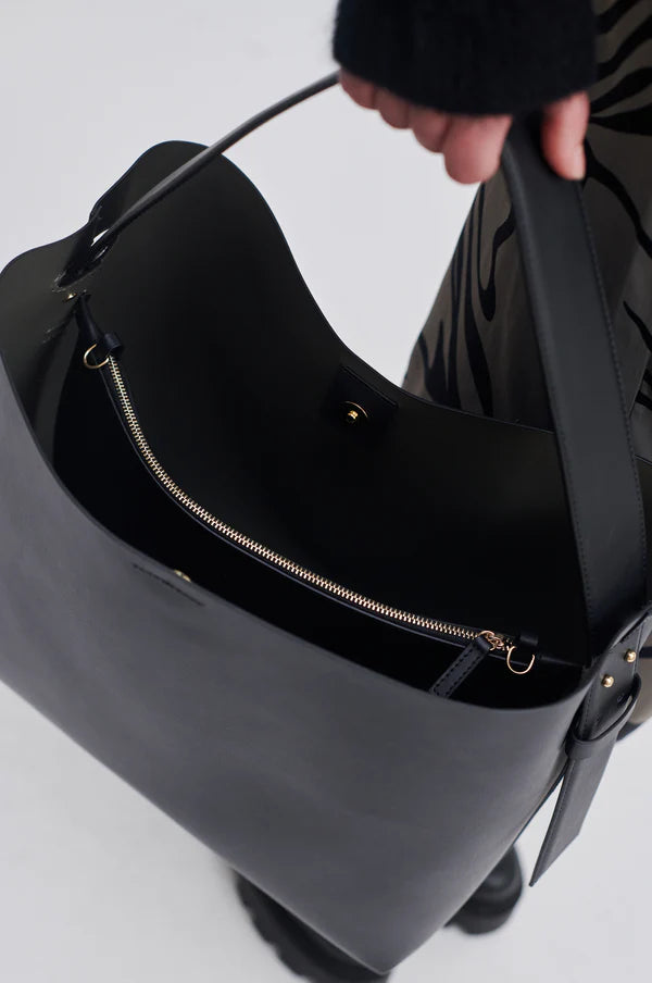 Leata Maxi Leather Bag - Black