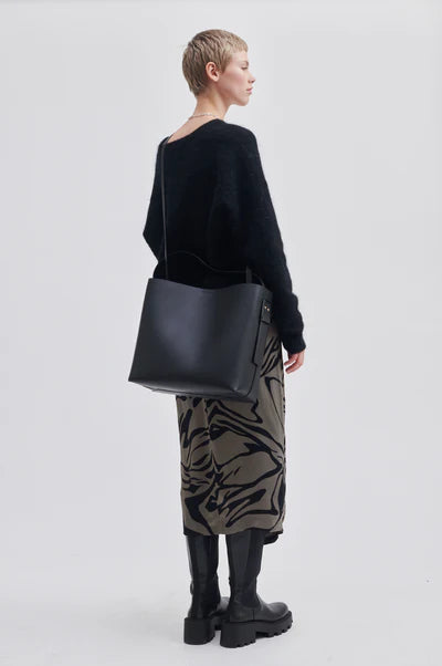 Leata Maxi Leather Bag - Black