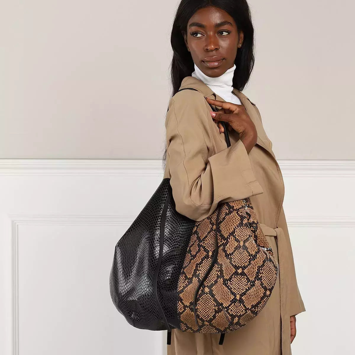 Avallo Handbag Medium