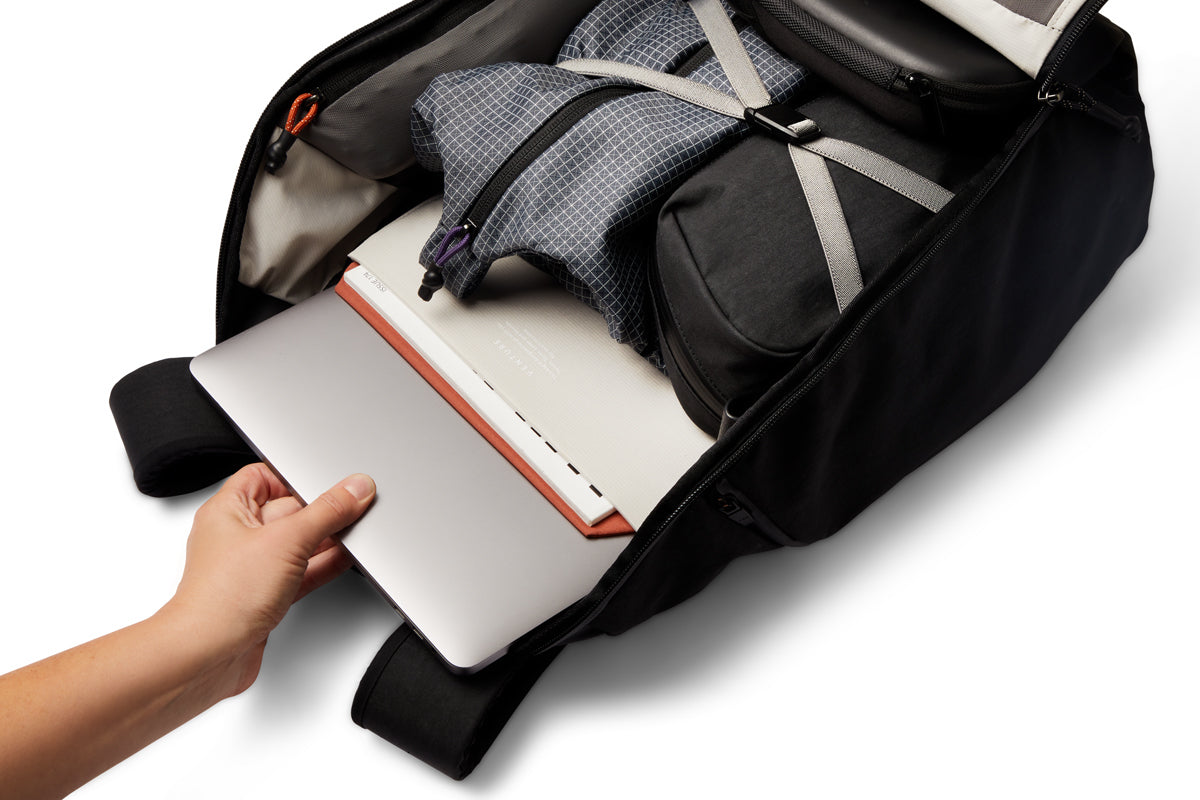 Venture travel Pack Jet Black 26l