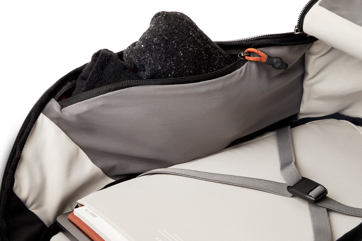 Venture travel Pack Jet Black 26l