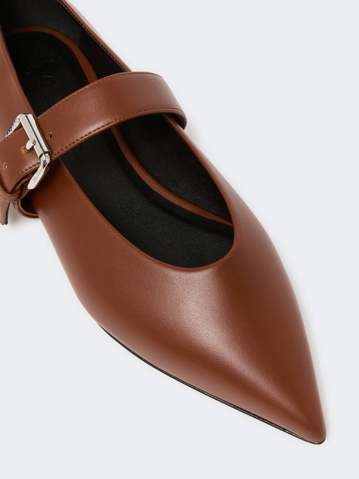 Agel Point Toe Shoe
