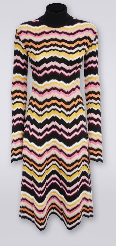 Long dress with partial zigzag pattern