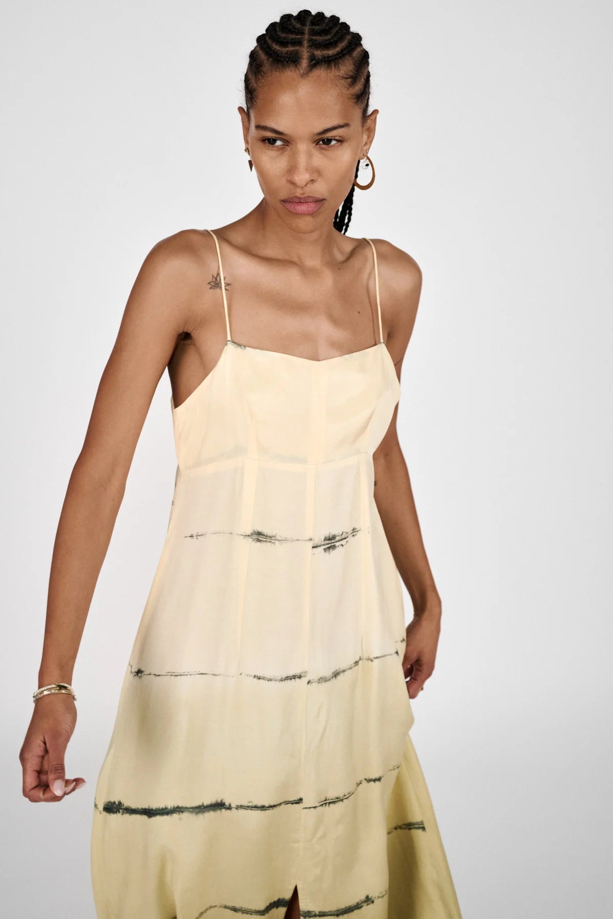 Hanny String Dress Banana