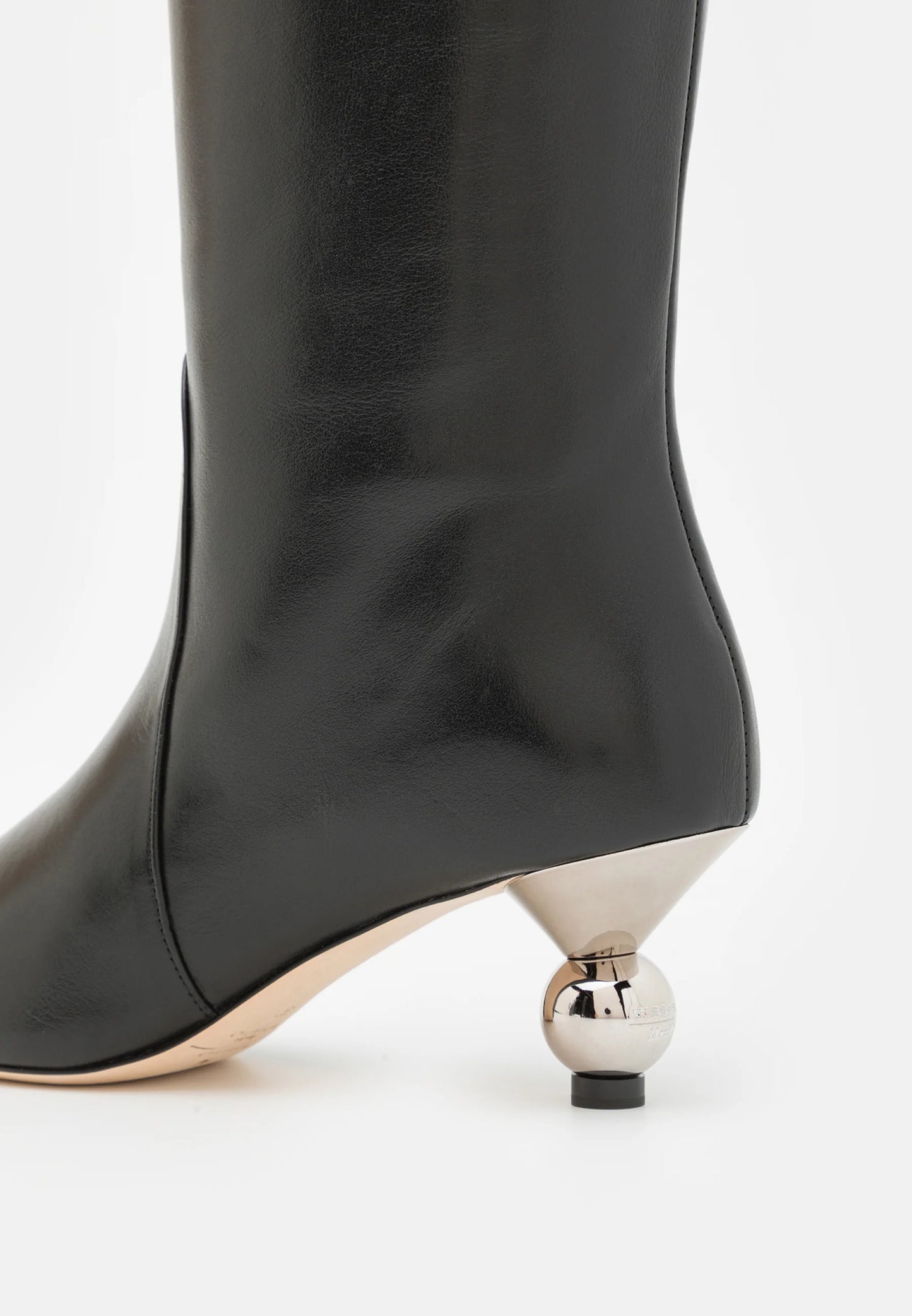 Assiro Black Boots
