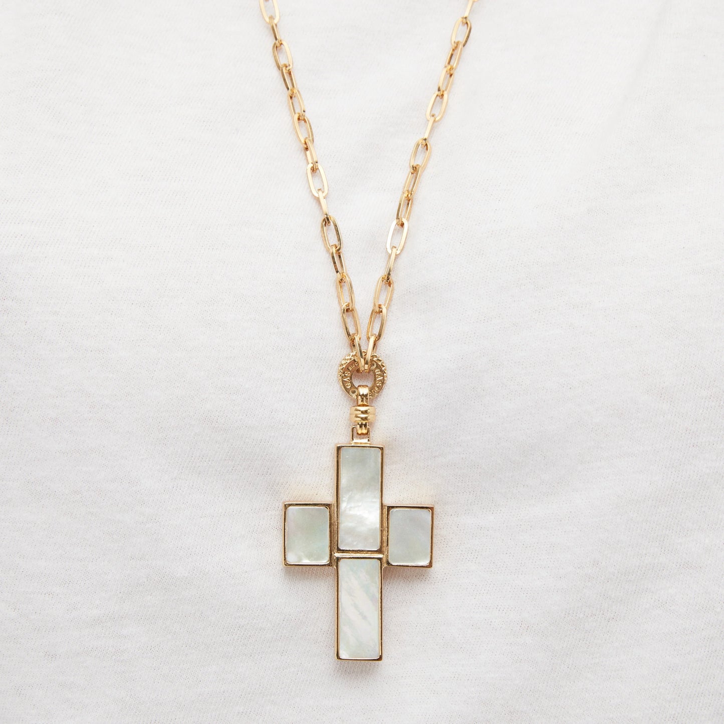 Croix Serti long necklace - White Mother-of-pearl