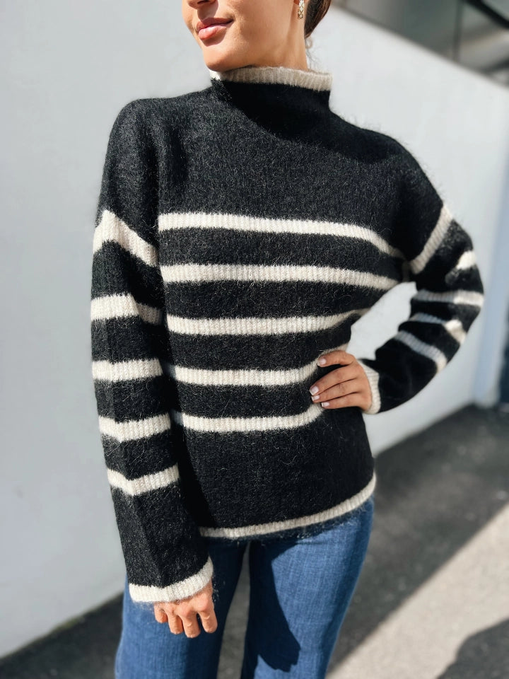 Ovalis Knit T-Neck