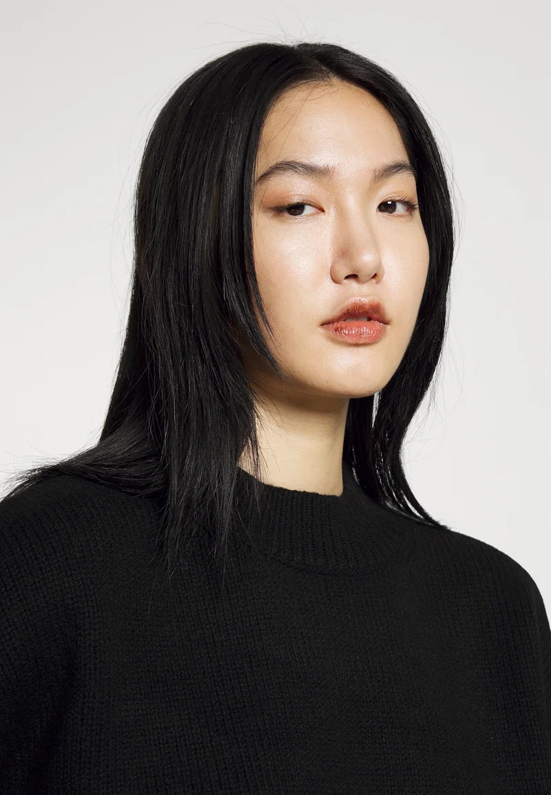 Viliama Sweater