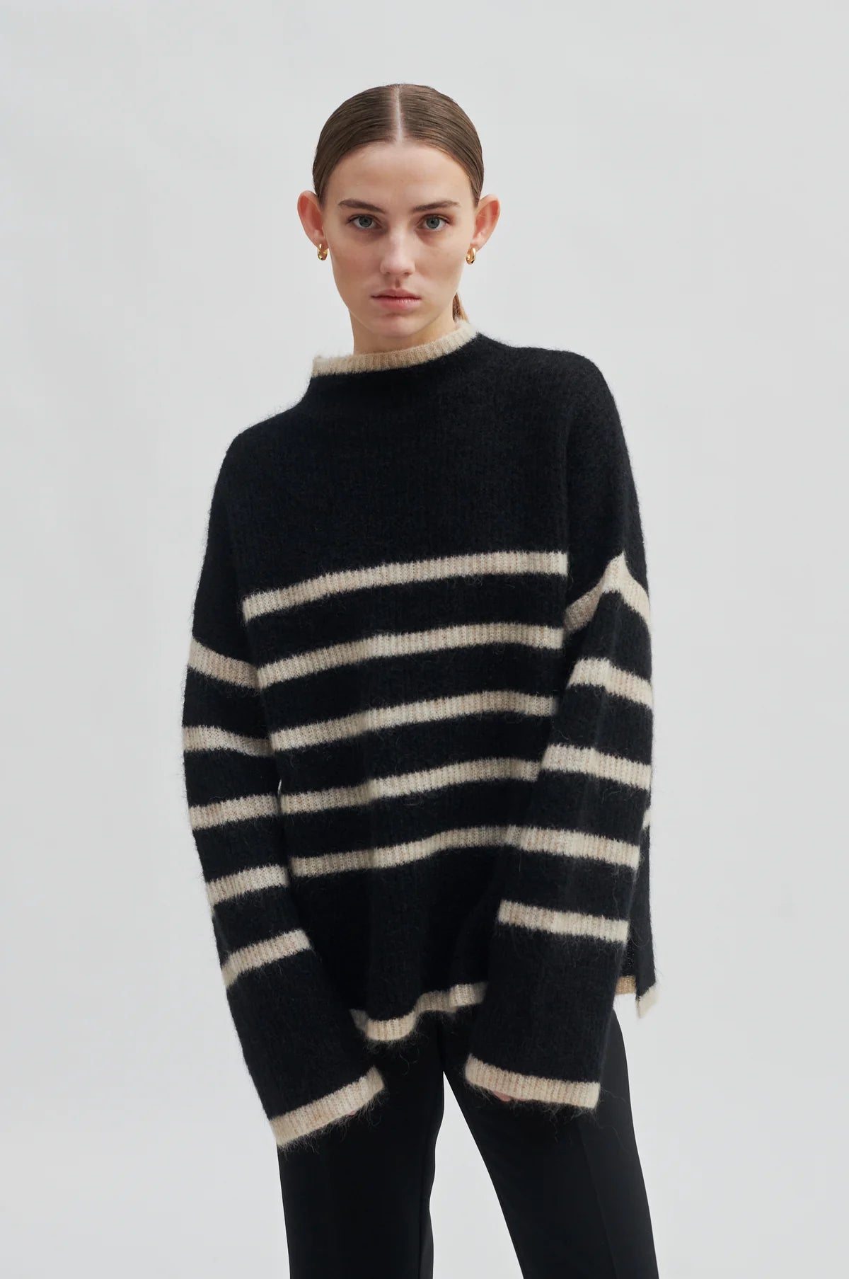 Ovalis Knit T-Neck