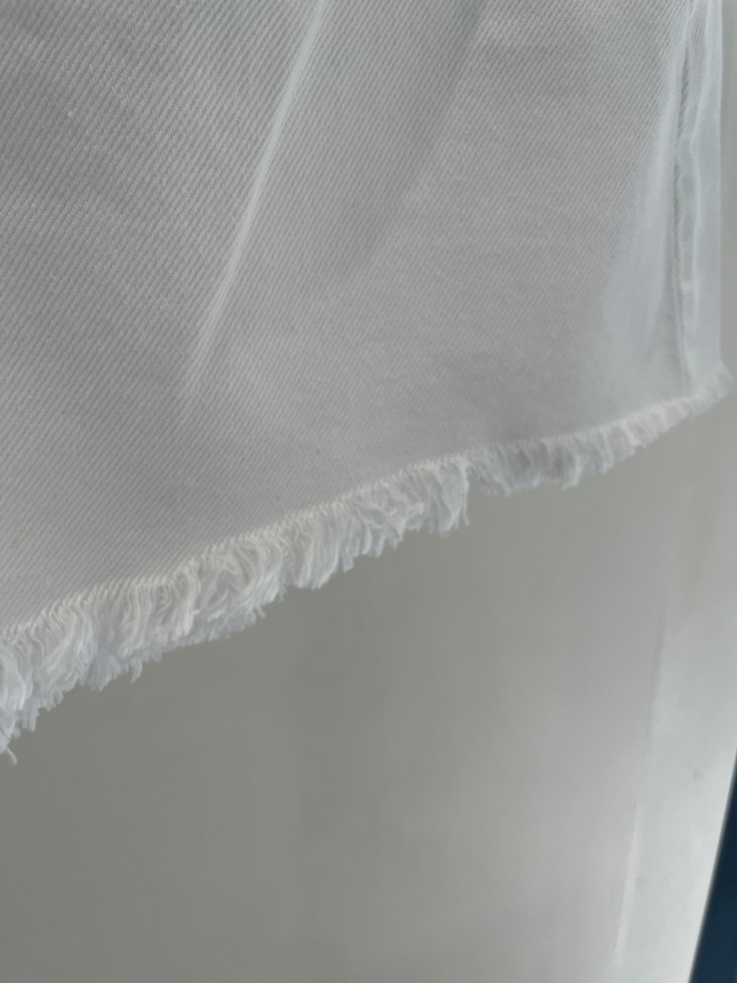 Fairfax Shorts - Fair White - size 27