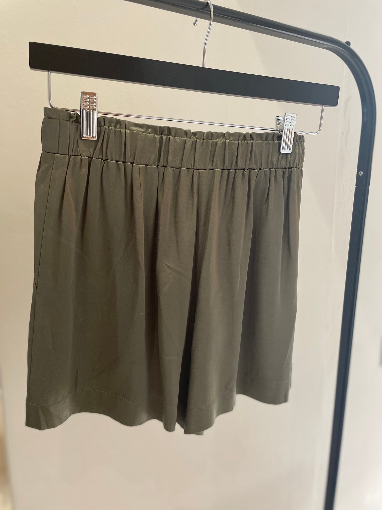 Leighton Olive Shorts - size S