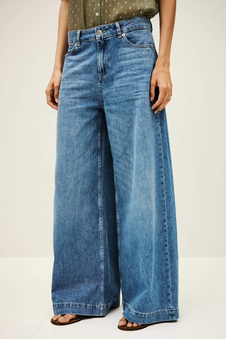 Musc Jean - Light Used Blue