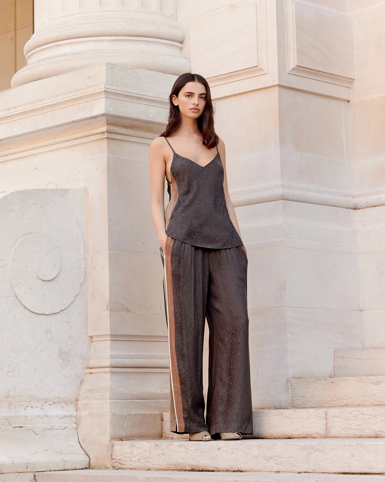 Loane Top Black