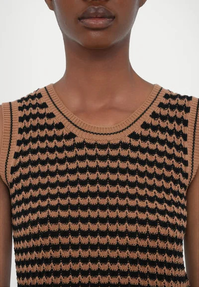 Disegno Knitted Vest