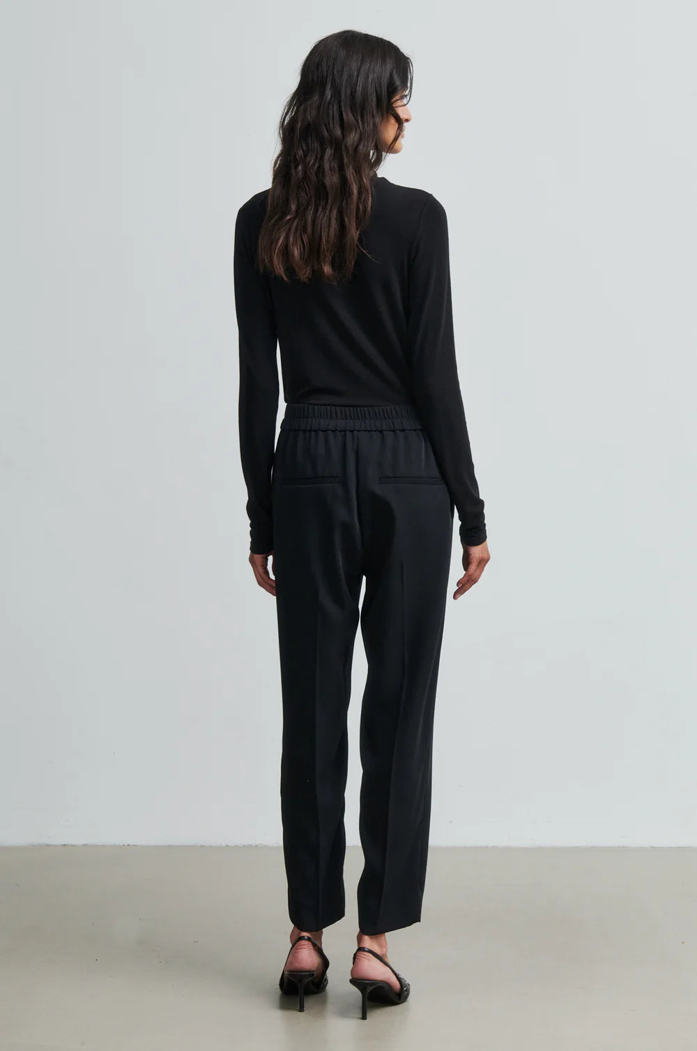 Matima T-Neck Tee - Black