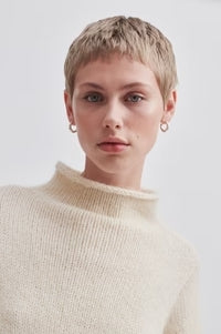 Rikki Knit T-Neck - Dark Chalk