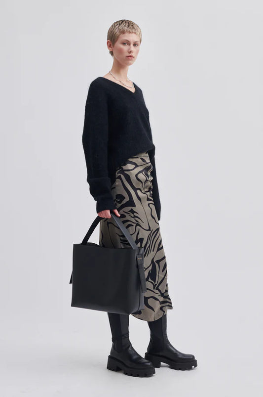 Leata Maxi Leather Bag - Black