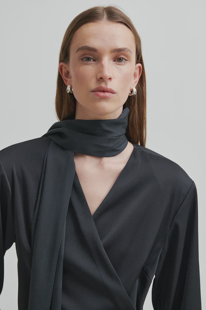 Satine Scarf - Black Sand