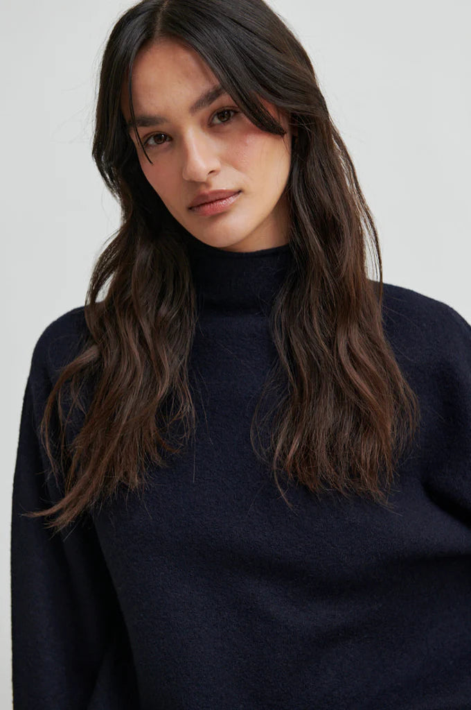 Life Knit T-Neck - Carbon