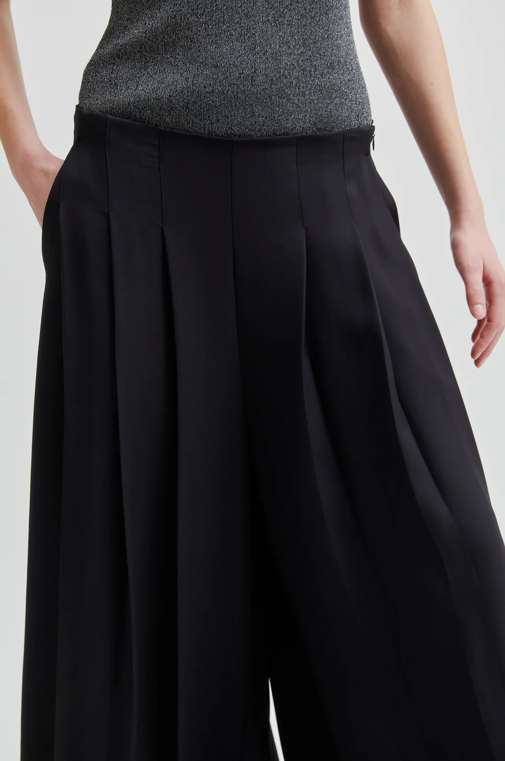 Glara Trousers -Pleated Pant