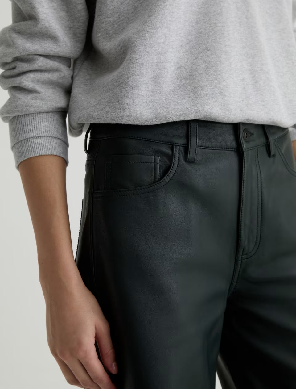 Saige Wideleg Crop Dark Green