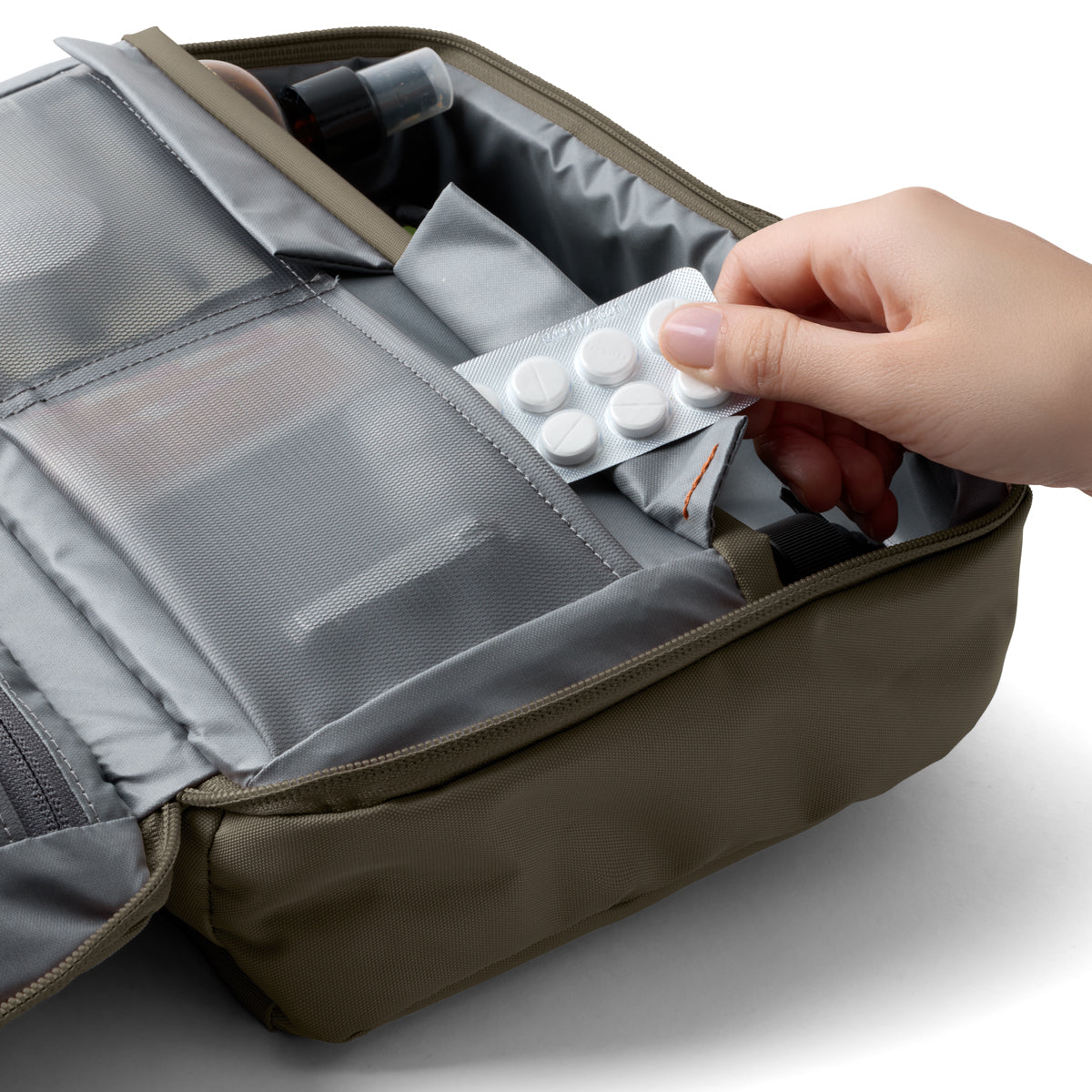 Hanging Toiletry Kit Plus Sea kelp