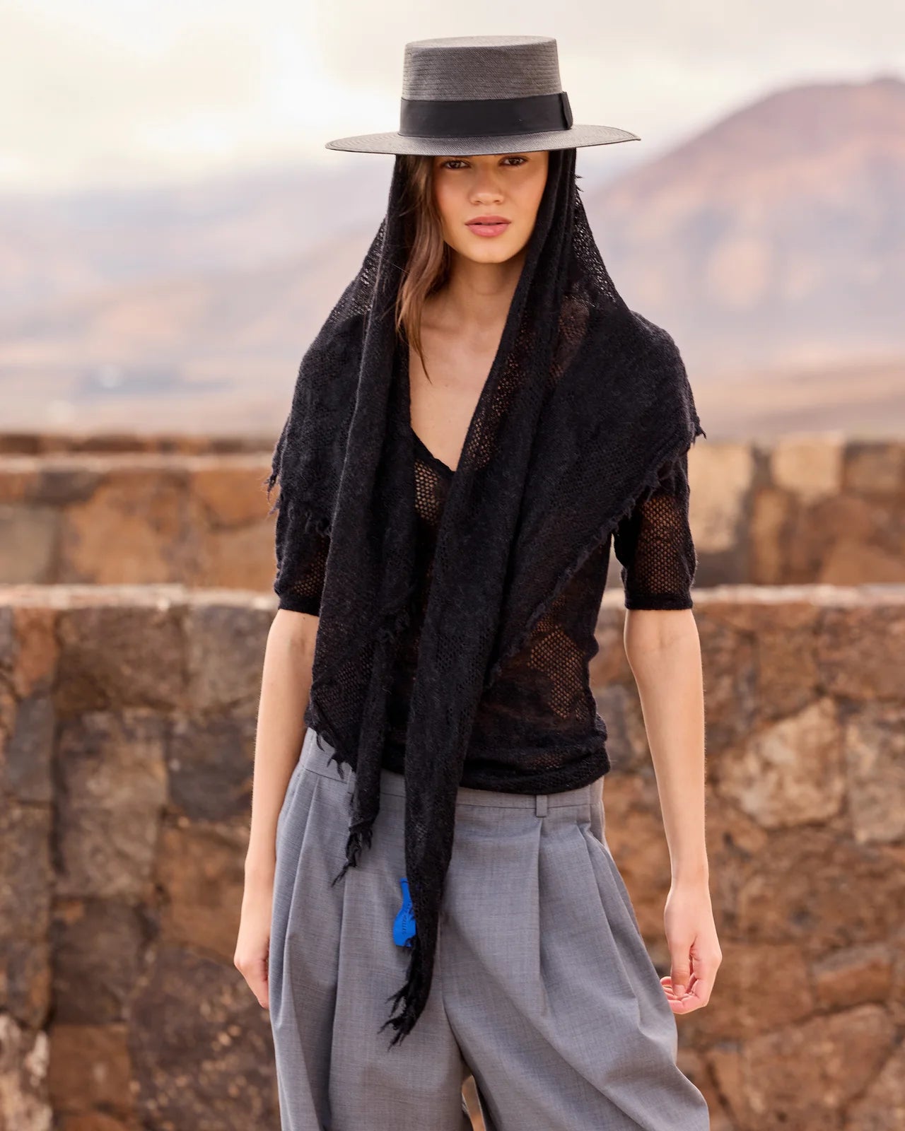 APhina Scarf Black
