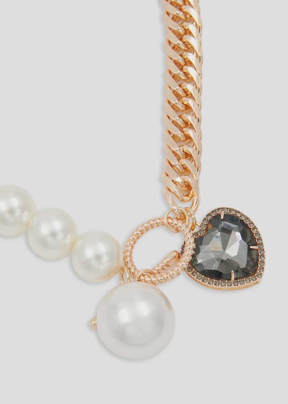 Imassive Pearl Necklace