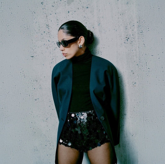 Honer S/s T Neck Black