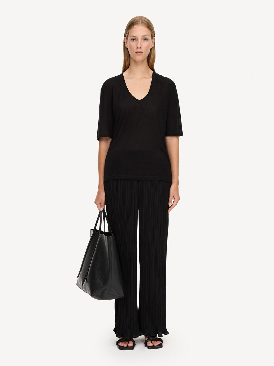 Amaringa T-Shirt- Black