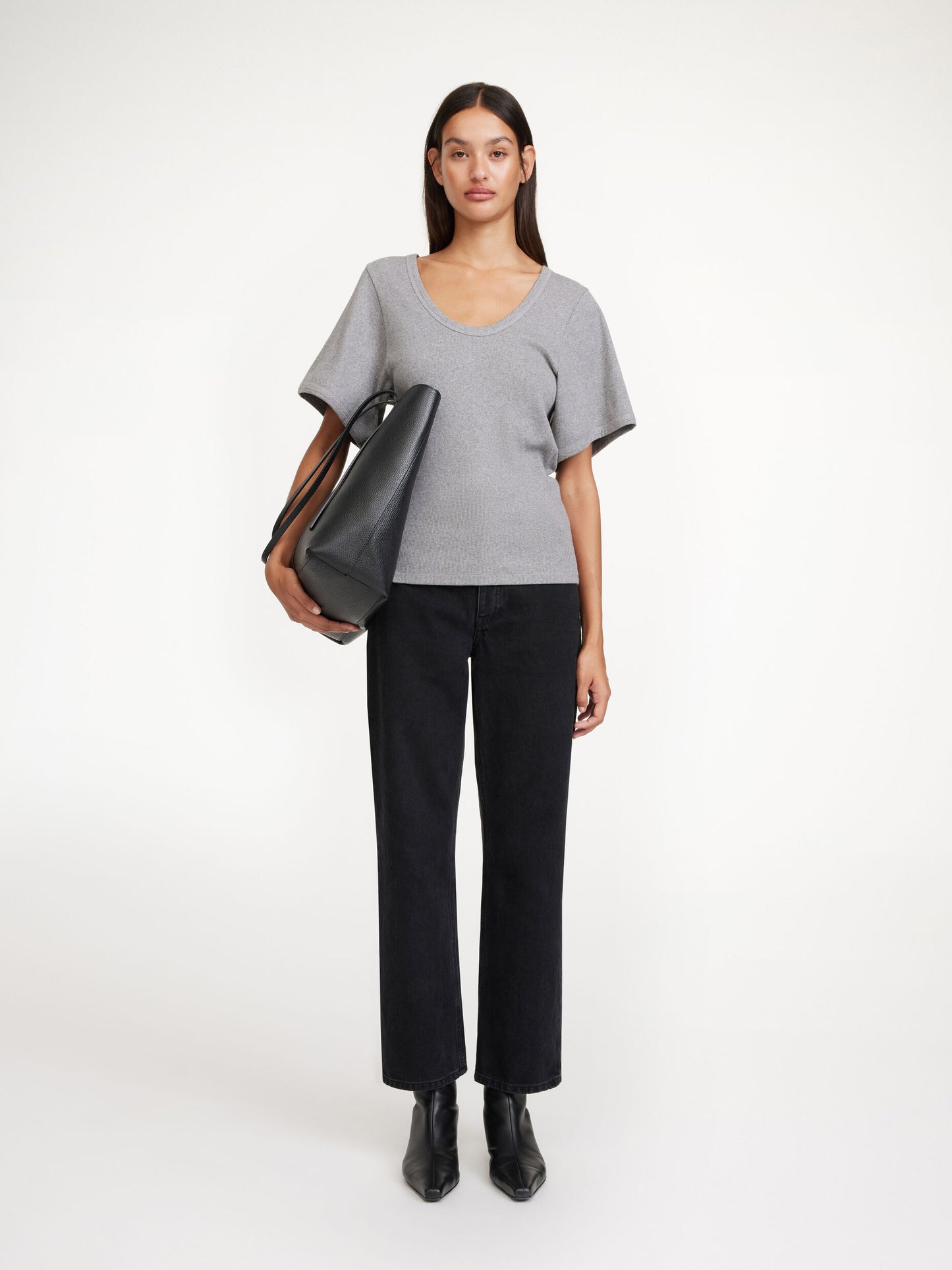 Lunai- Grey Tee