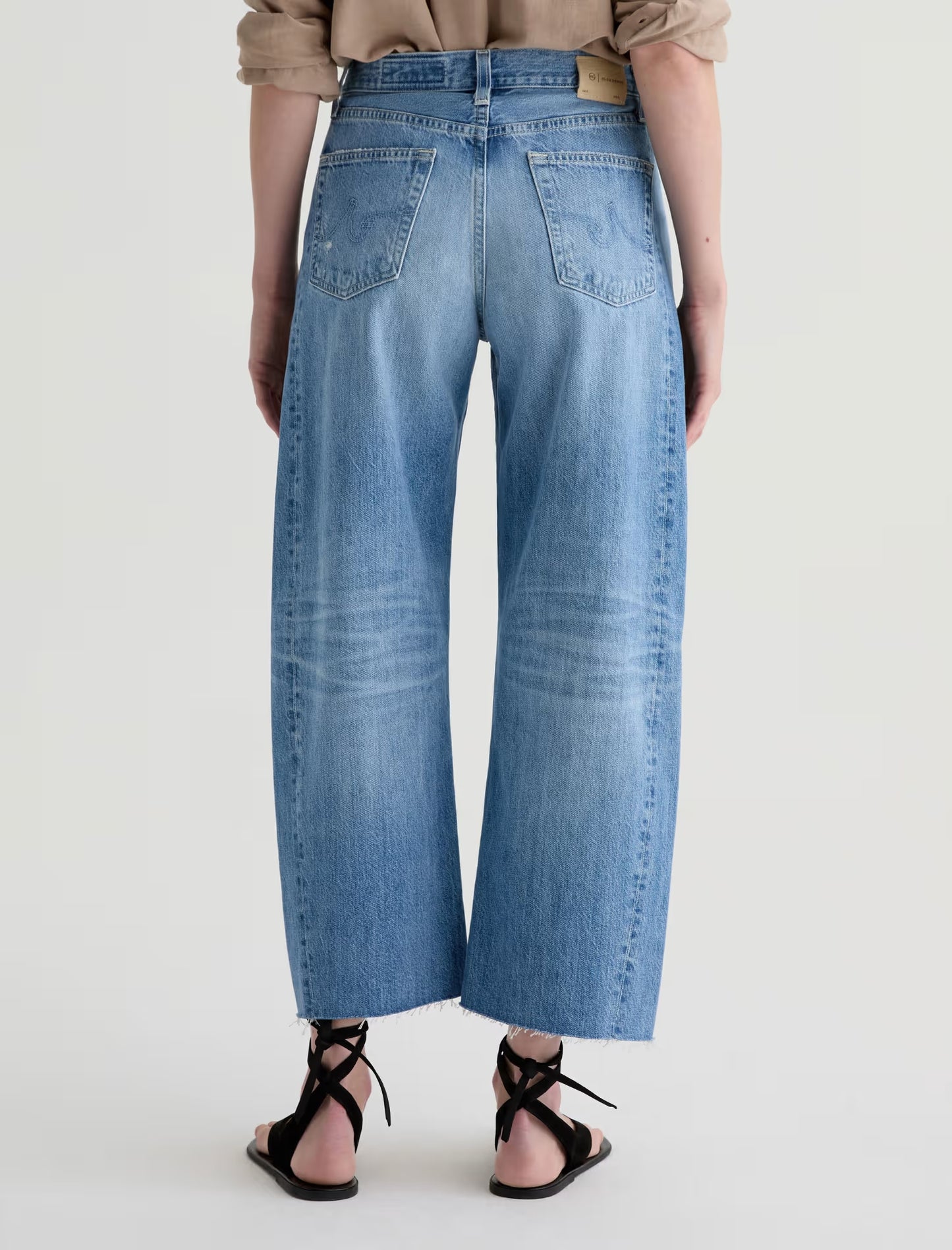 Hattie Crop 17 Yrs Divergent