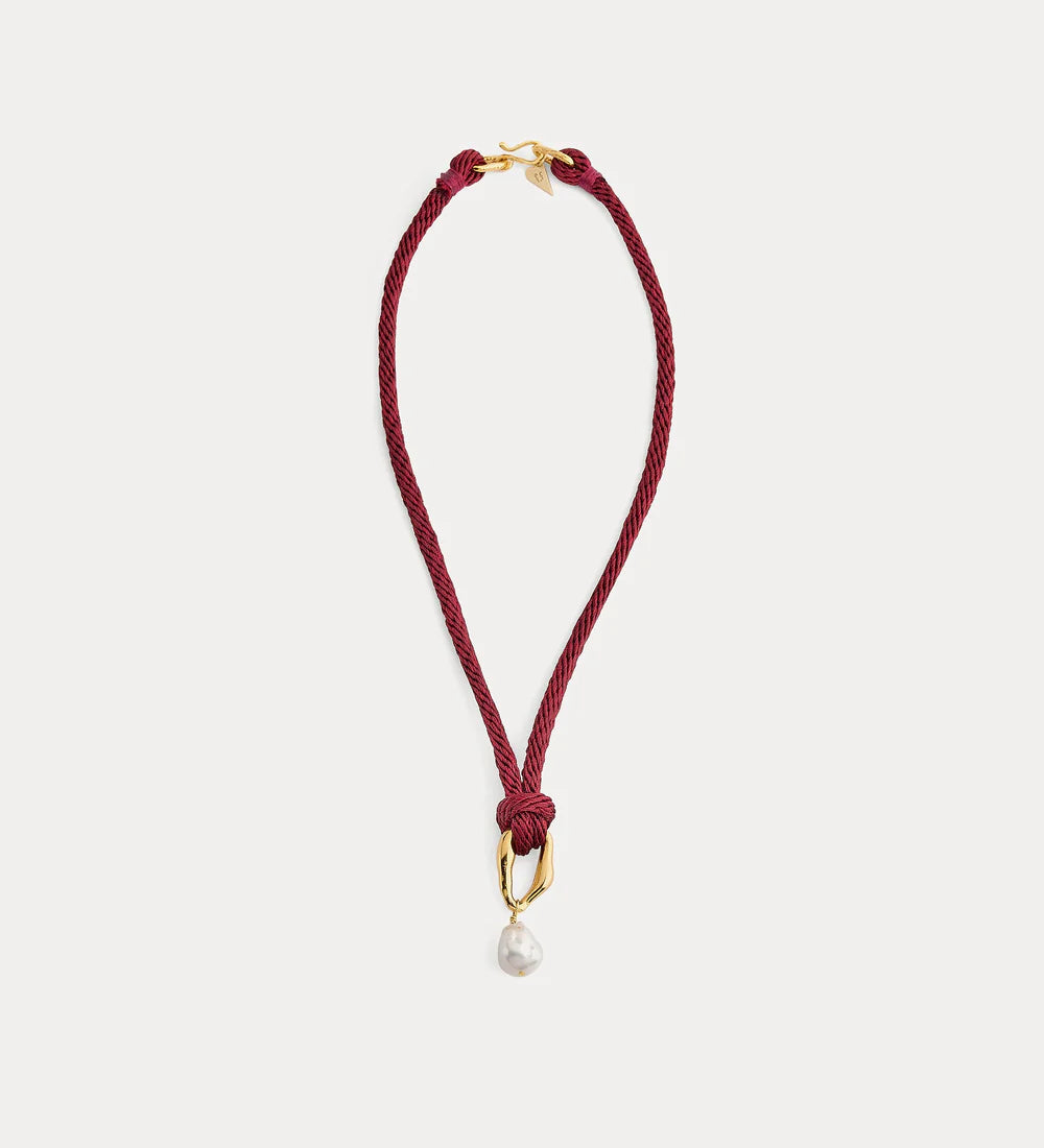 Rope Necklace with Sculpture Element and Pearl