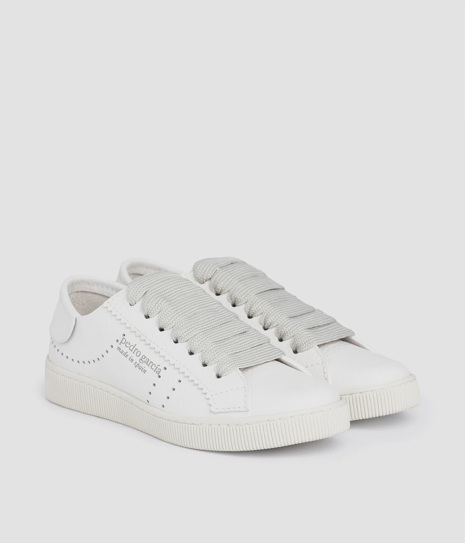 Perry White Cervo