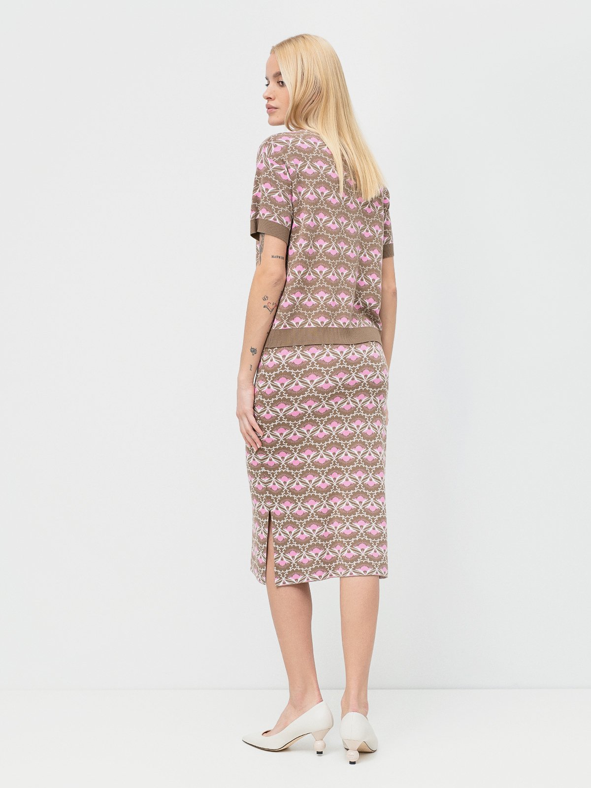 Vand Sweater/Tank/Top