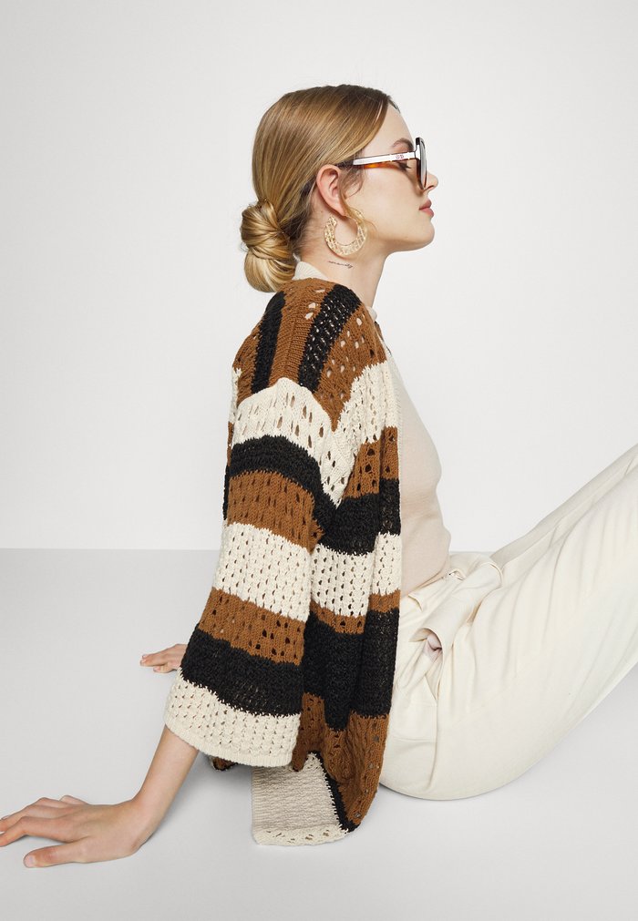 Angolo Cardigan
