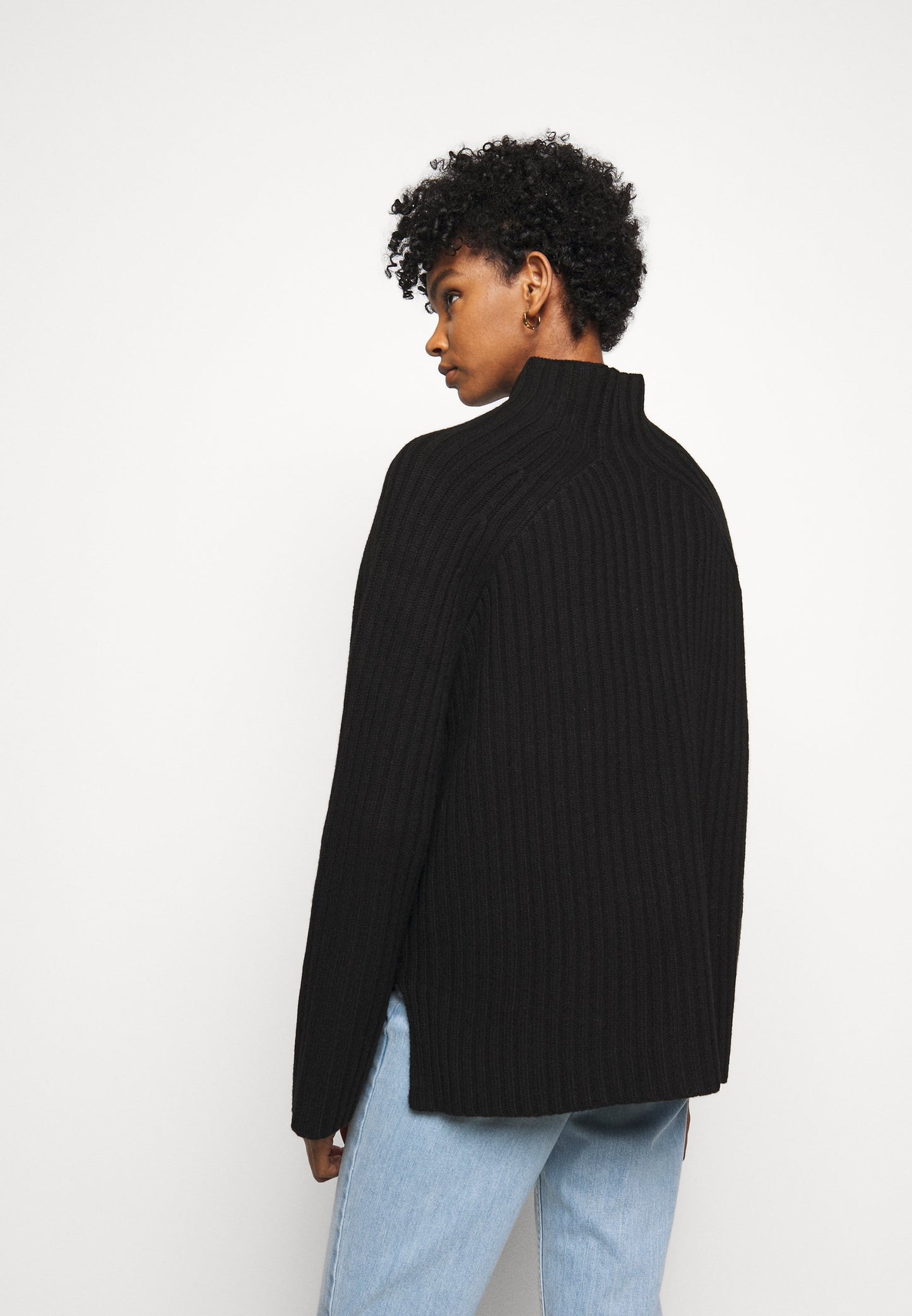 Peach Pullover - Black