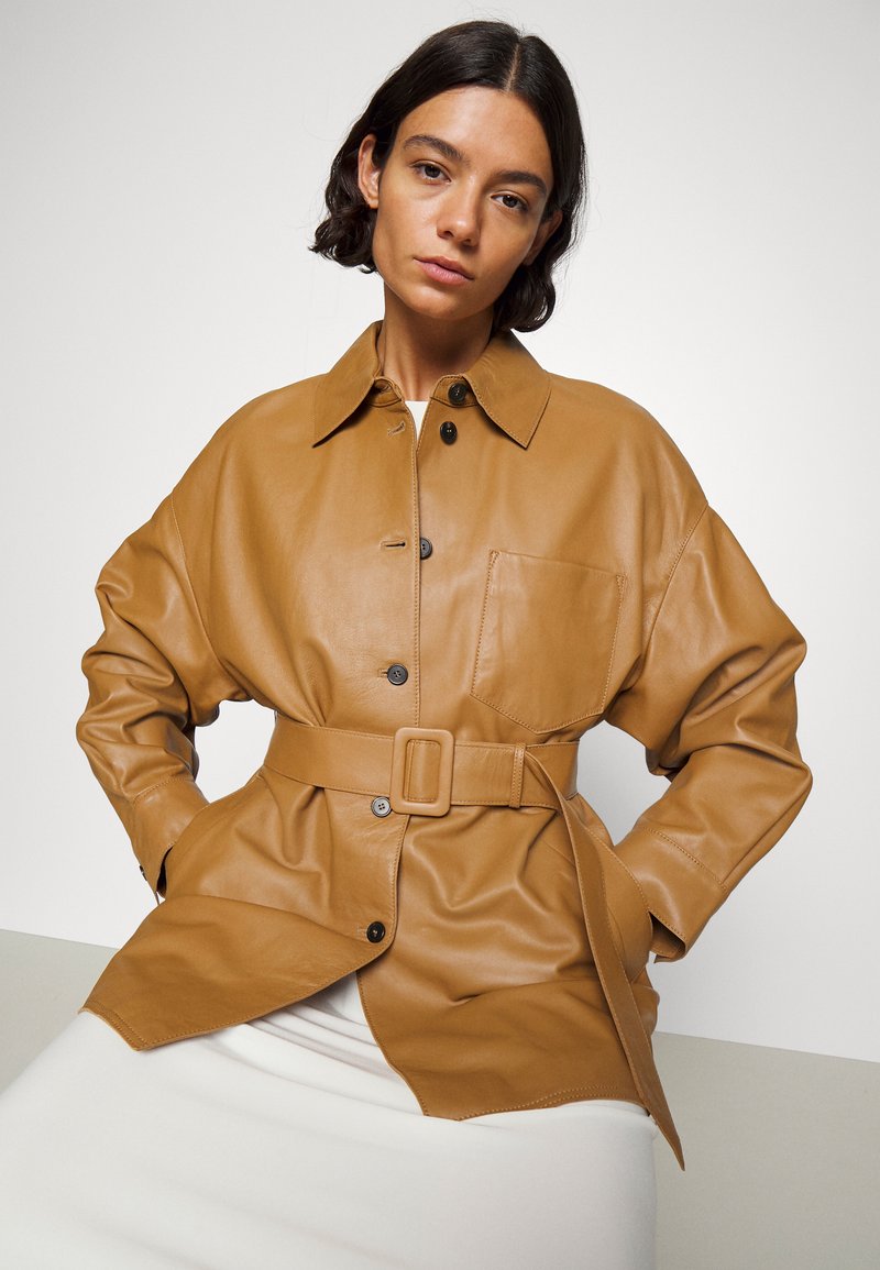 Scena Leather Trench