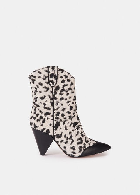 Voutrageous Shoes