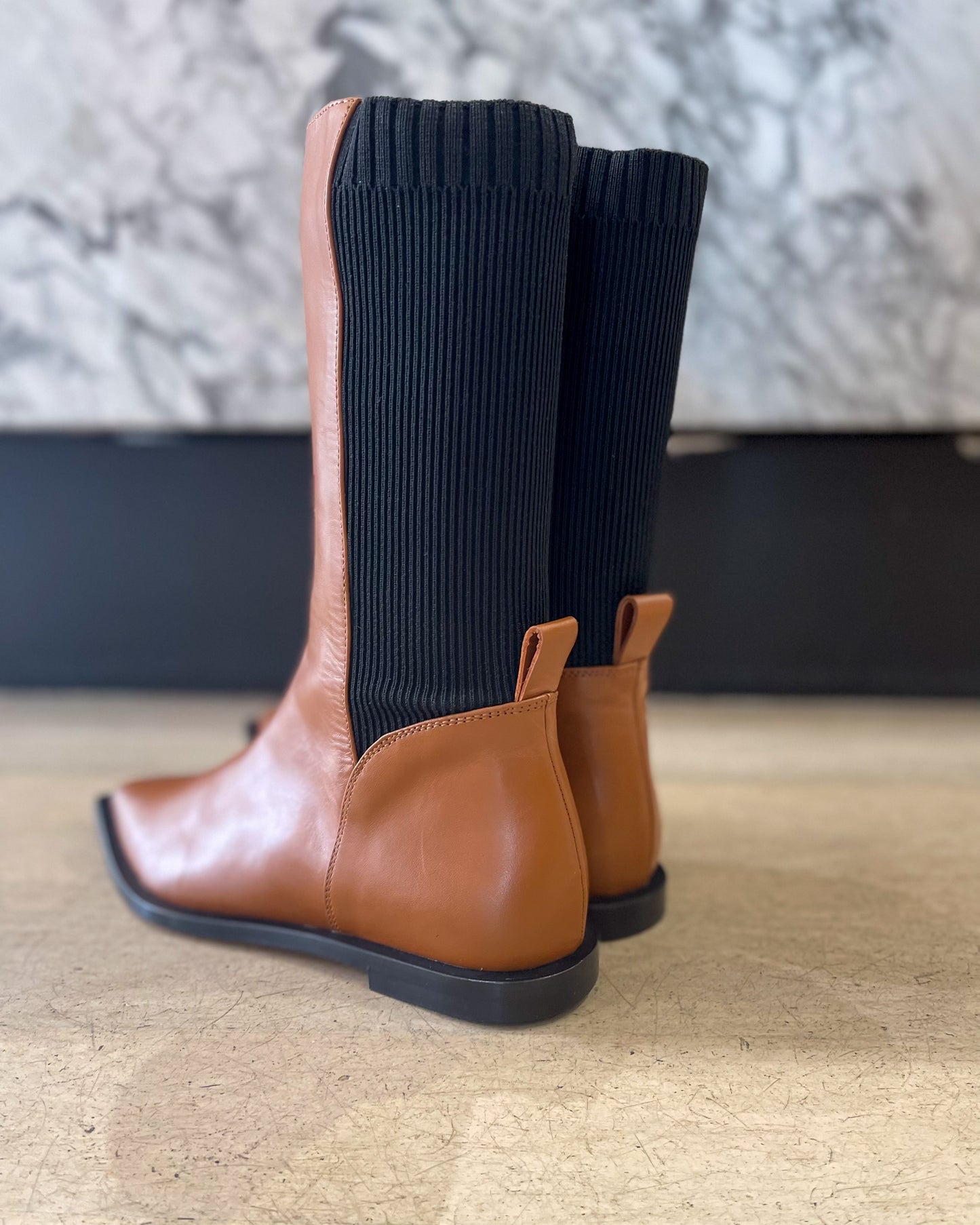 Frida - Leather pointy boot