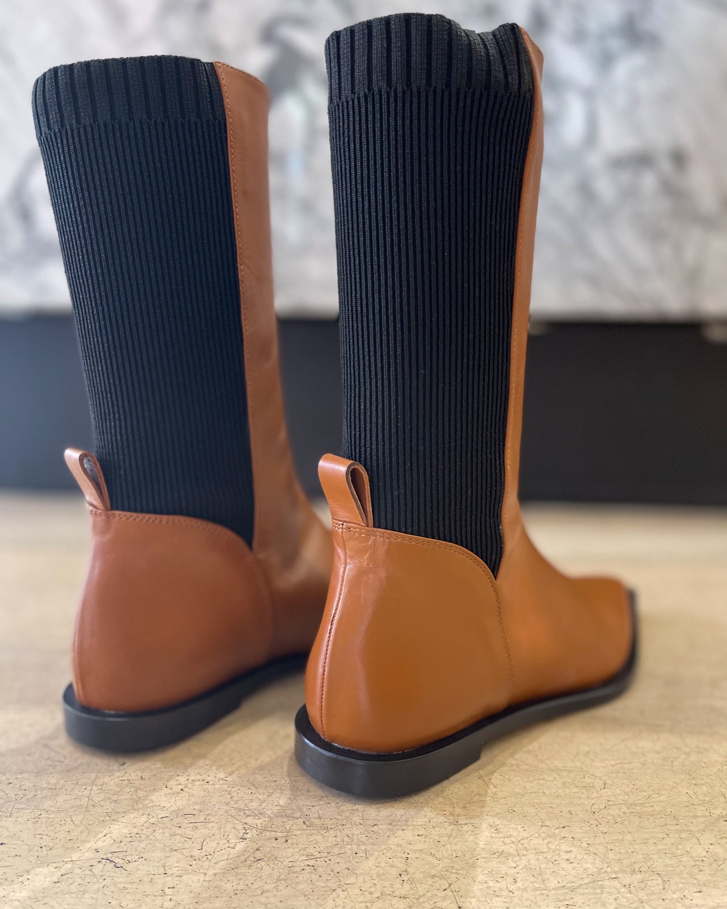 Frida - Leather pointy boot