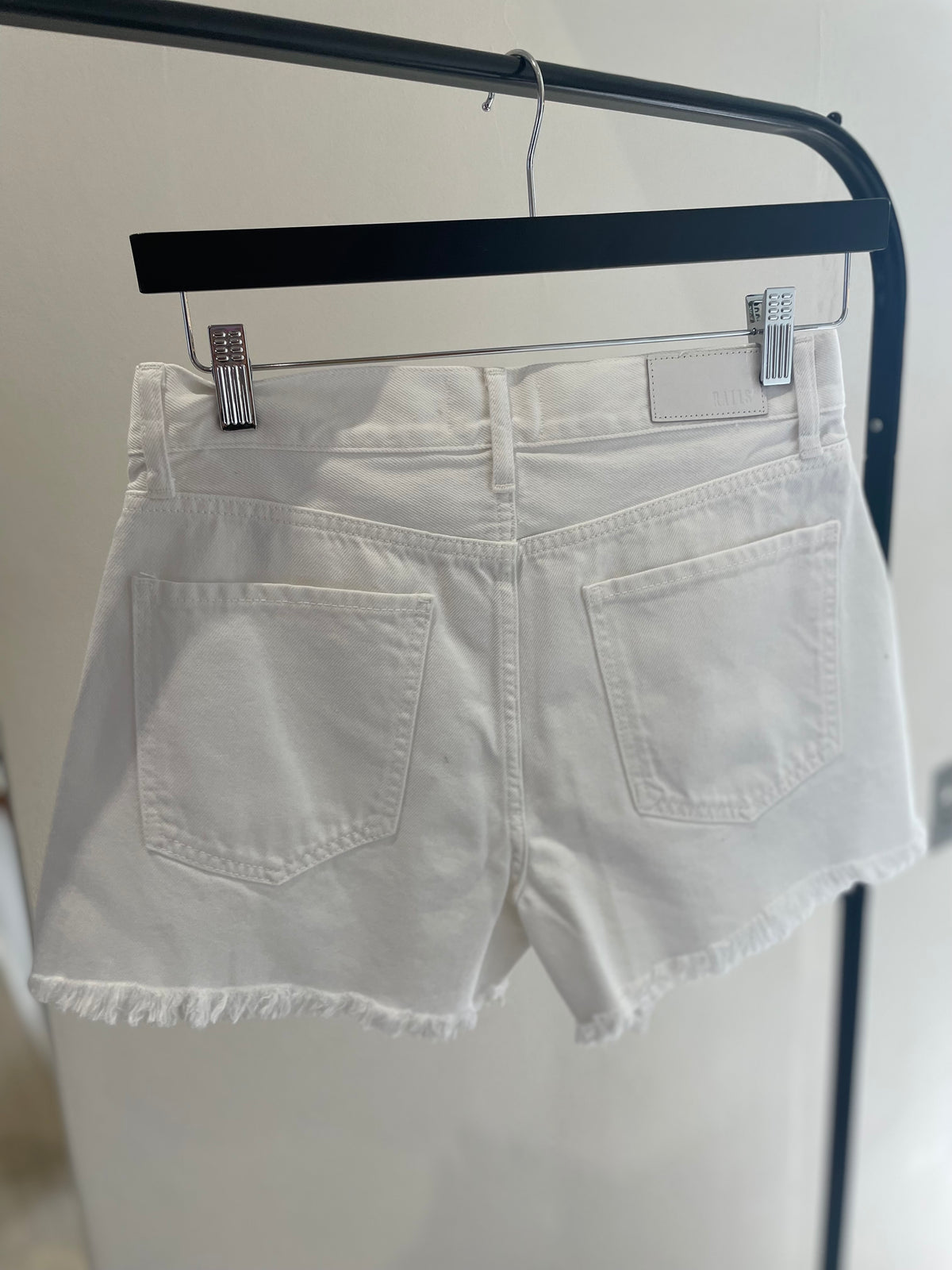 Fairfax Shorts - Fair White - size 27